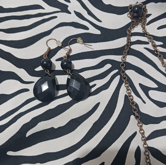 Women Fashion Black acrylic necklace set - Picture 6 of 6